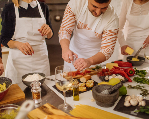 people preparing food